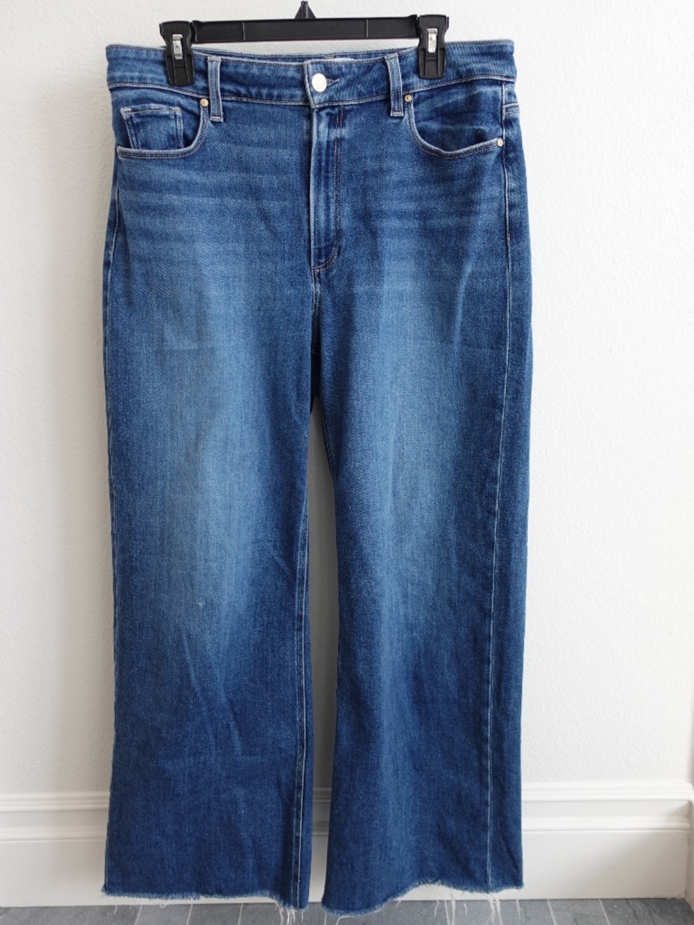 Paige Anessa 31” Cropped Wide-Leg Jeans